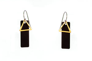 Contrasted Triangles