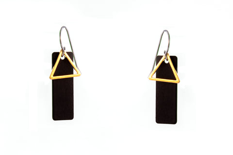 Contrasted Triangles